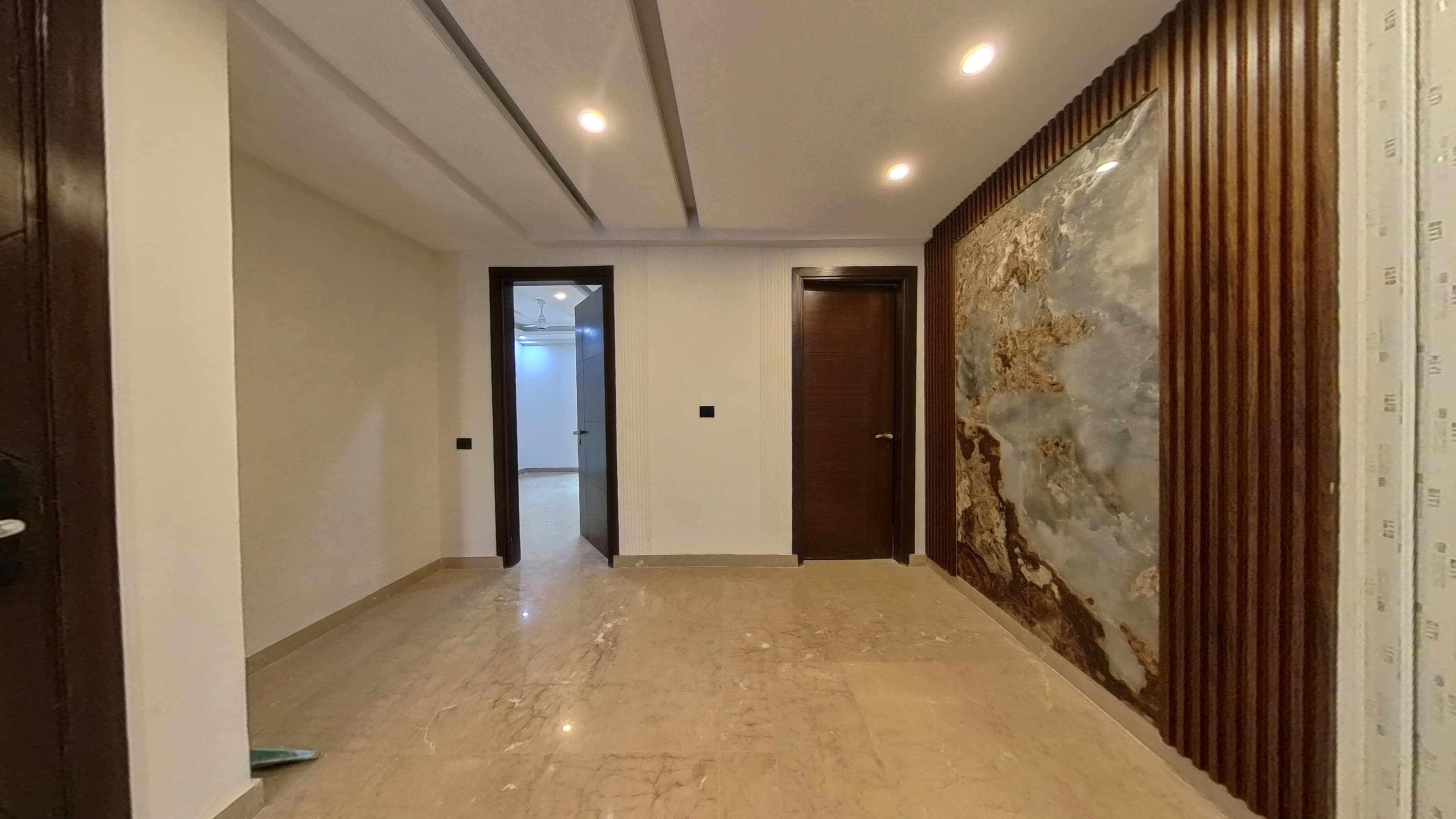 NORTH FACING 3BHK BUILDER FLOOR IN DLF 1 GURGAON