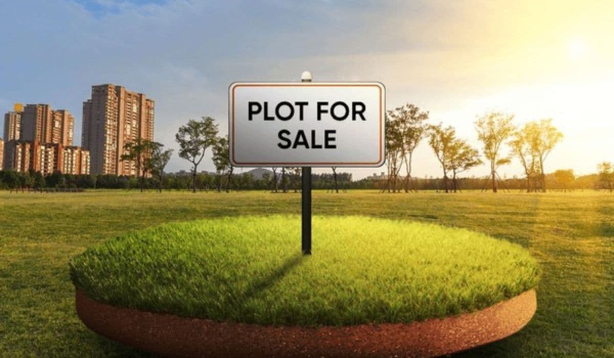 1000 Sq Yd Corner/North Facing Plot for Sale in Sushant Lok-2, Gurugram