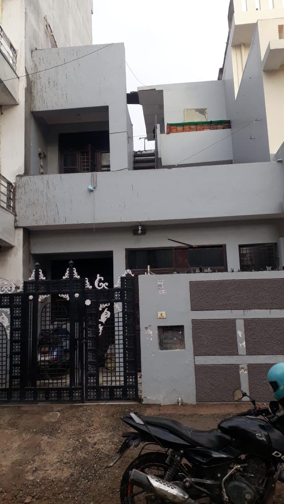 Corner Built-Up House For Sale In DLF-4 Gurgaon 