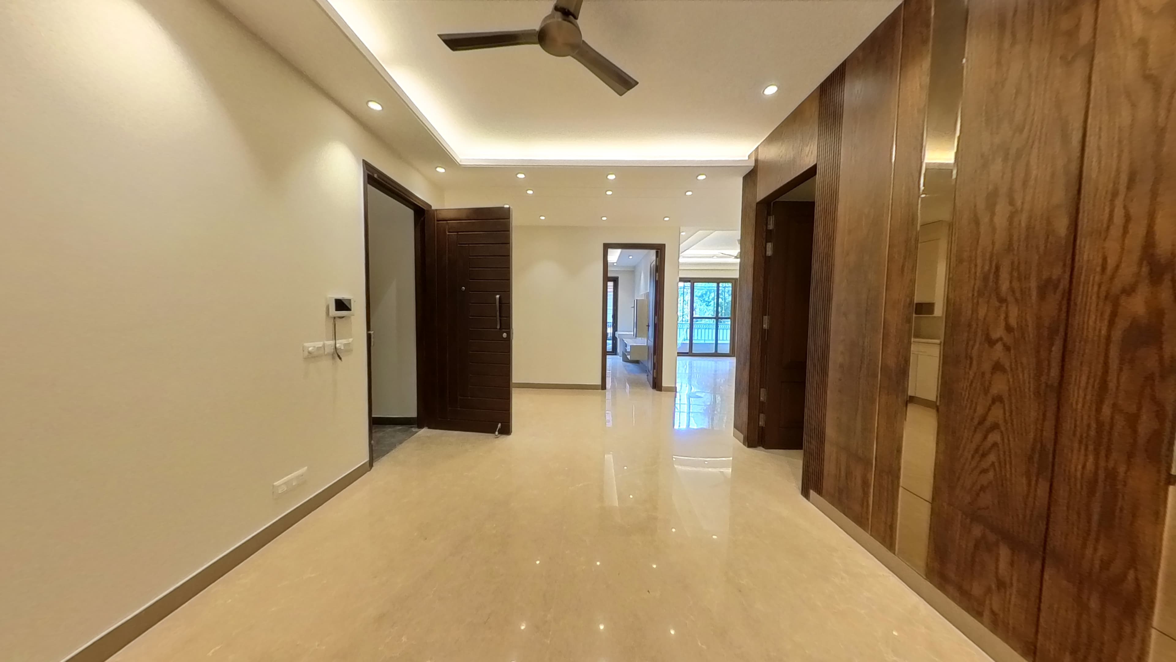 SUPER DELUXE 4BHK BUILDER FLOOR IN SUSHANT LOK 1 GURGAON