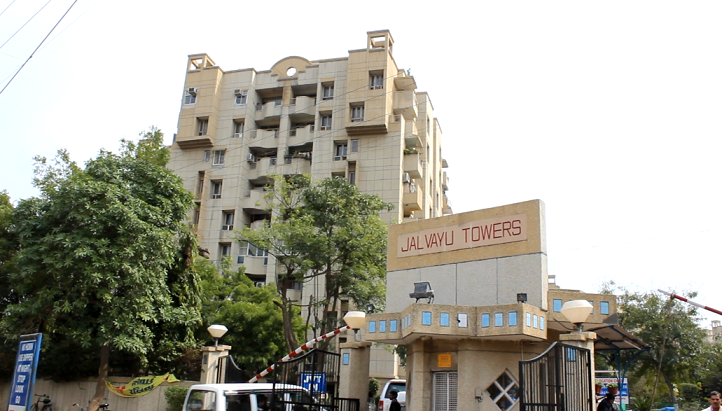 Society Flat for Sale in Jalvayu Towers in Sector 56 Gurgaon