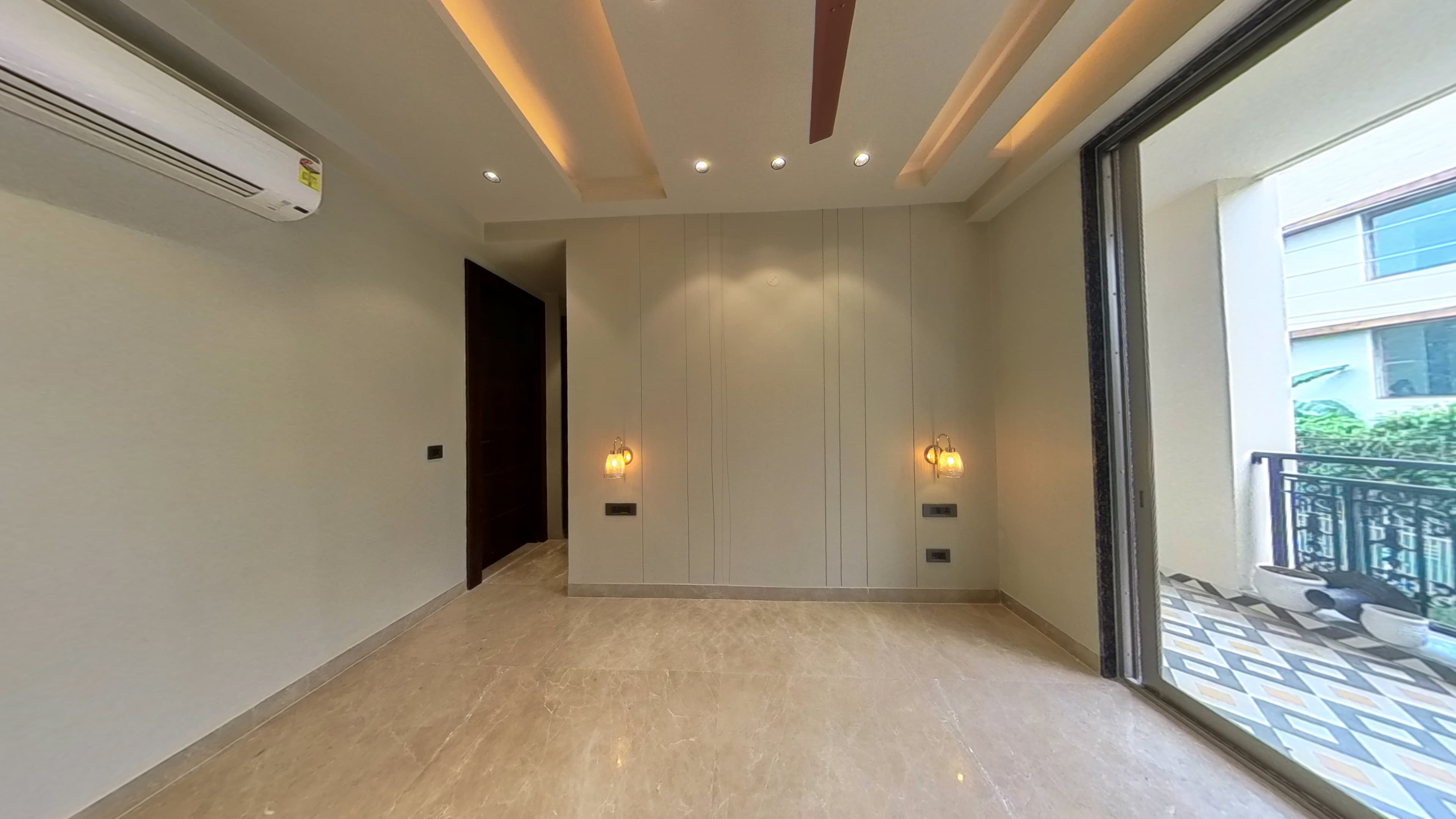 SOUTH FACING 4BHK BUILDER FLOOR IN SUSHANT LOK 1 GURGAON