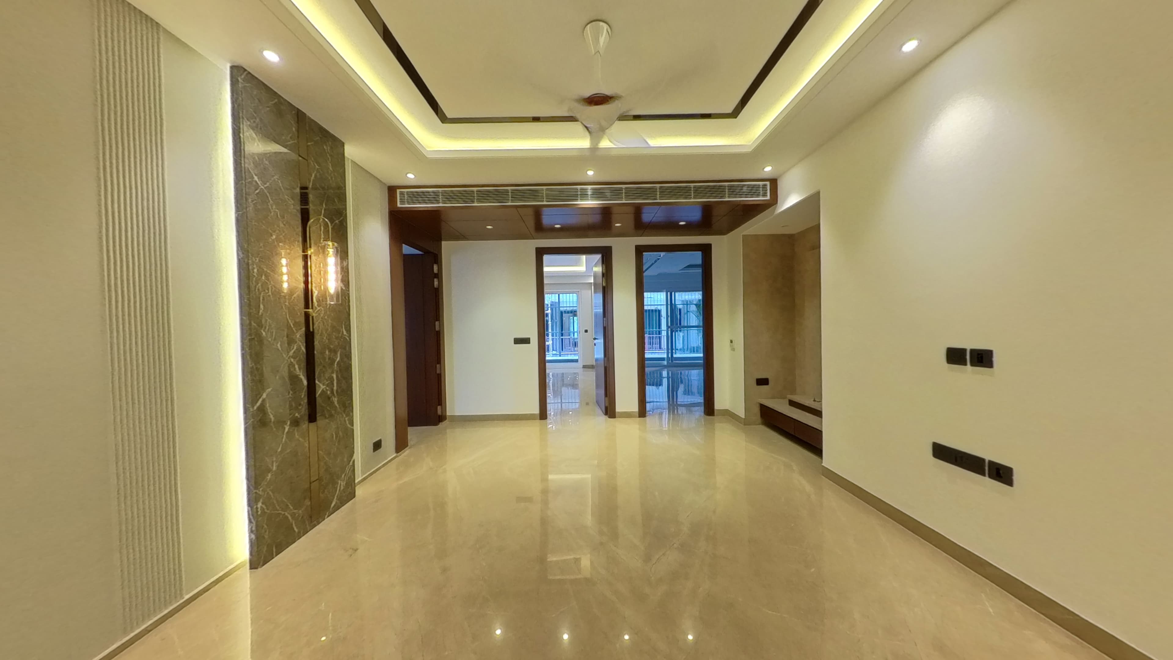 ATTRACTIVE 4BHK BUILDER FLOOR IN SHUSHANT LOK 1 GURGAON