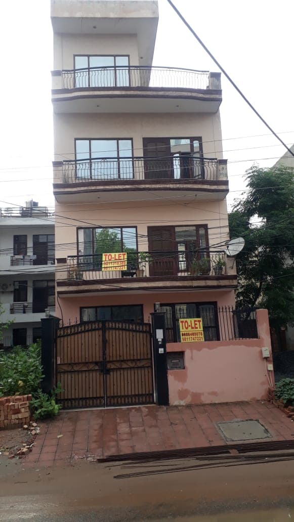 Pre- Rented Built-Up House For Sale In Sushant Lok 1 Gurgaon