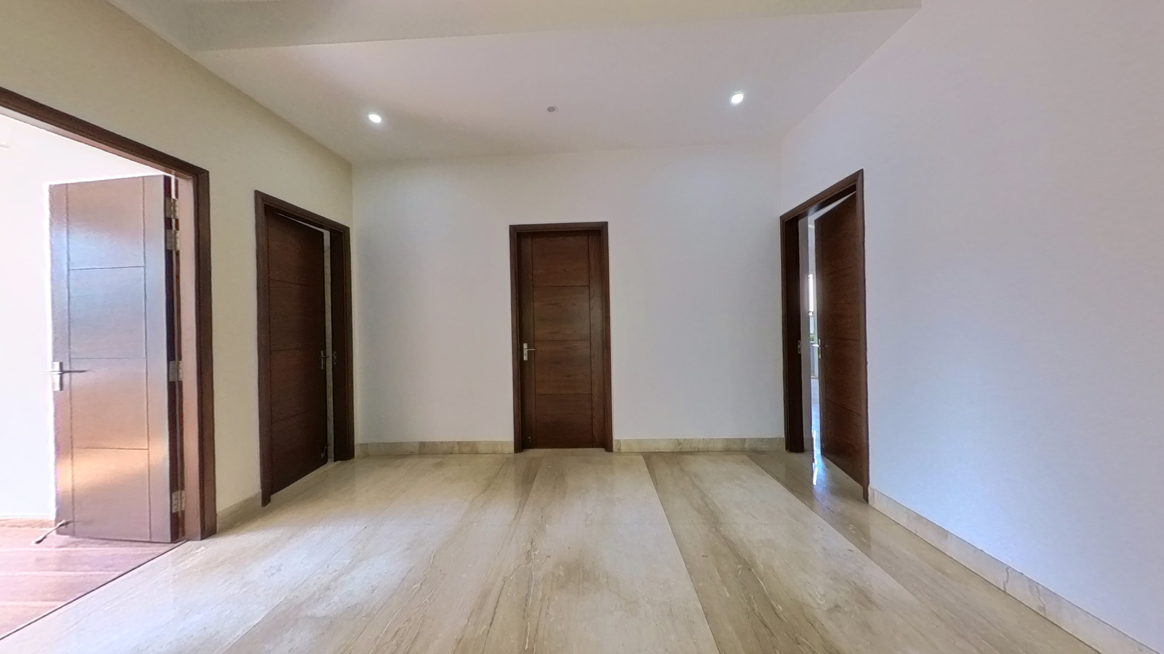 SOUTH FACING 4BHK BUILDER FLOOR IN SUSHANT LOK 1 GURGAON