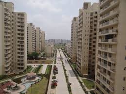Apartment For Sale in CHD Avenue Sector 71 