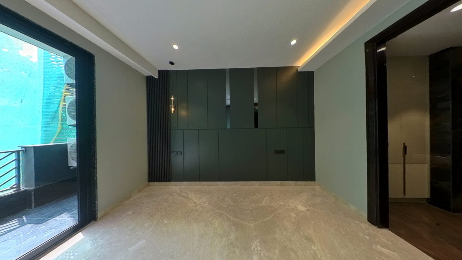 AMAZING 4BHK BUILDER FLOOR IN DLF2 GURGAON