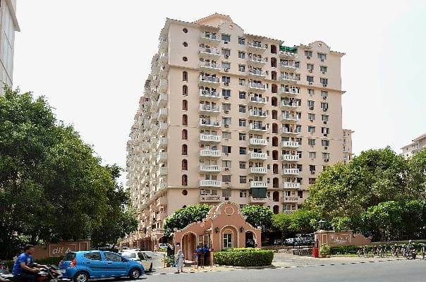 Wellington Estate (DLF) Golf Course Road Apartment For Sale in Sector 53 Gurgaon