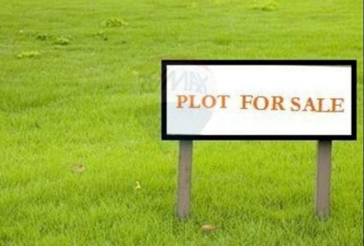 1 Kanal (500 Sq Yd) Main to Back Plot/Land in HUDA Sector 42 Gurgaon