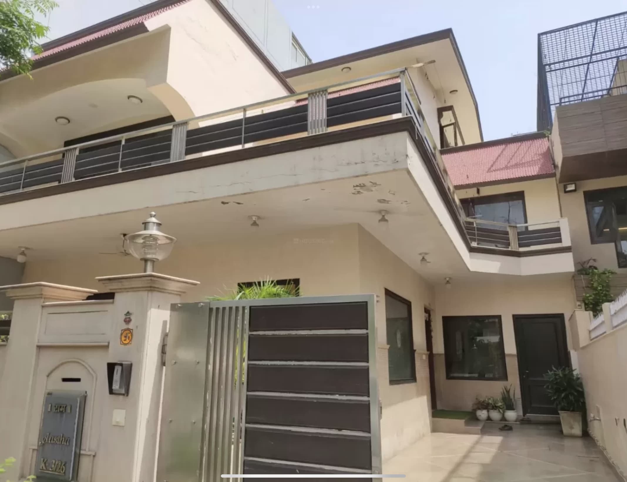 215 sq yard Built Up for sale in Sushant Lok 1