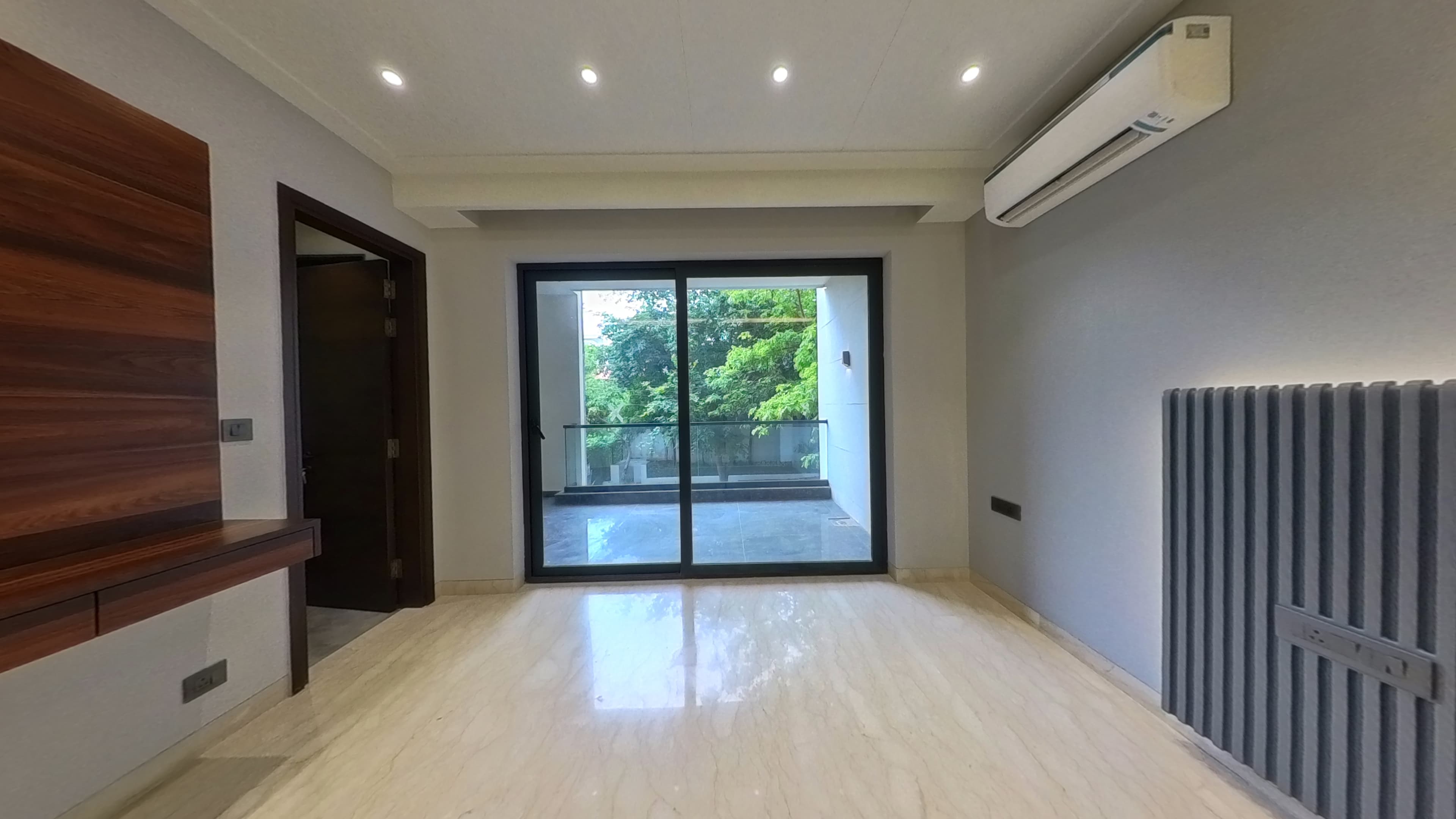 GATED COMMUNITY 4BHK BUILDER FLOOR IN SUSHANT LOK 1 GURGAON