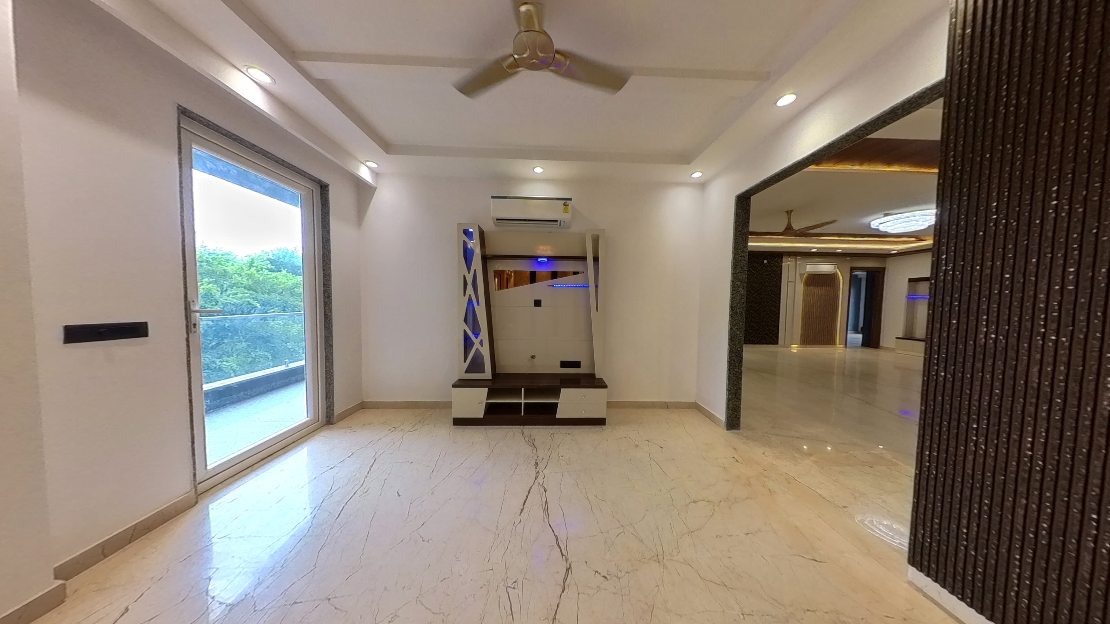 NEW 4BHK BUILDER FLOOR IN SOUTH CITY 1 GURGAON