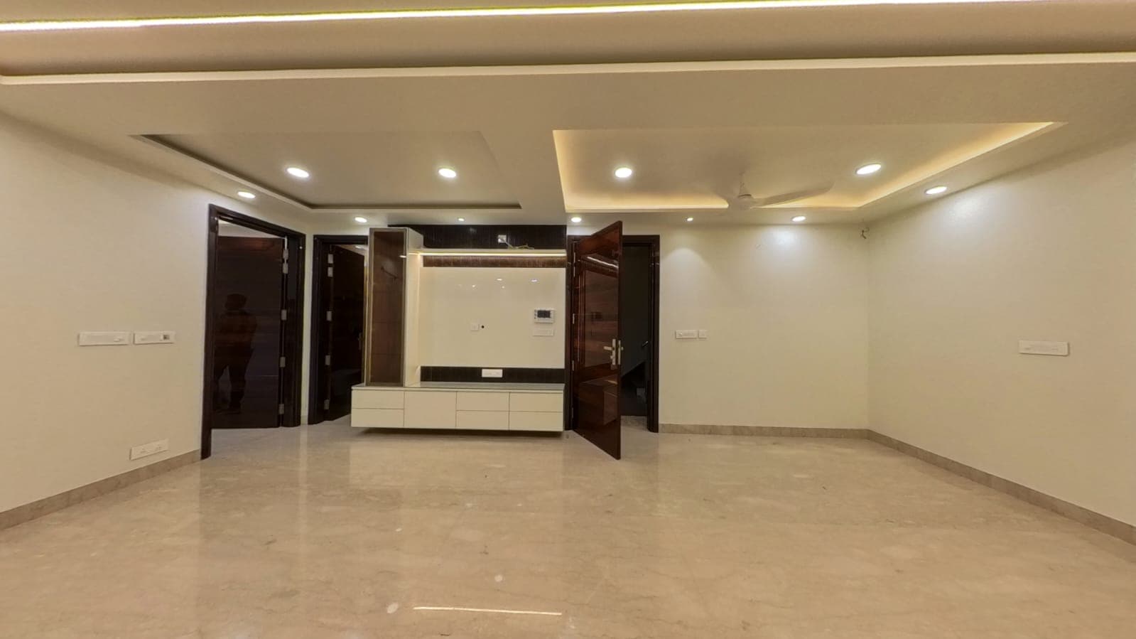 PREMIUM 4BHK BUILDER FLOOR IN DLF1 GURGAON